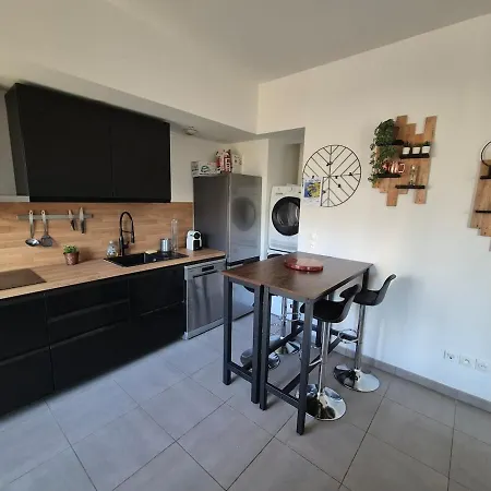 Au Premier Etage Au Centre Apartment *