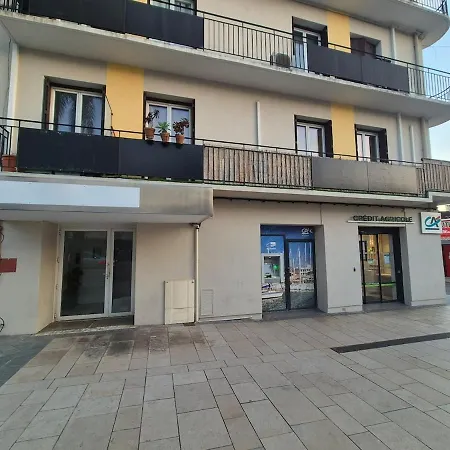 Au Premier Etage Au Centre La Londe-les-Maures